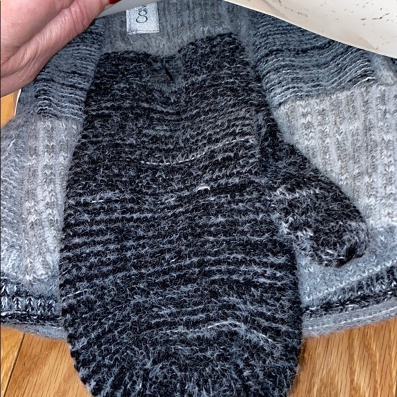 NWT Calvin Klein scarf, hat, mittens set - Picture 4 of 6